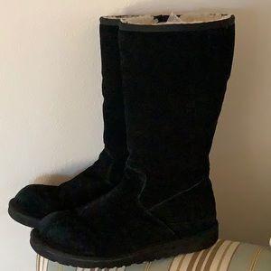 Ugg Black Tall Boot -  Excellent Condition sz 6